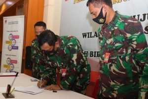 Pencanangan Zona Integritas Menuju Wilayah Bebas dari Korupsi (WBK) dan Wilayah Birokrasi Bersih dan Melayani (WBBM)                           Pusinfolahta TNI  TA 2020